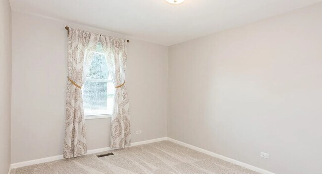 Foto del edificio - 206 W Hartford Dr