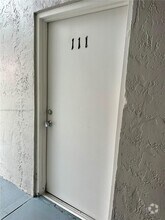 Building Photo - 2565 W 56th St