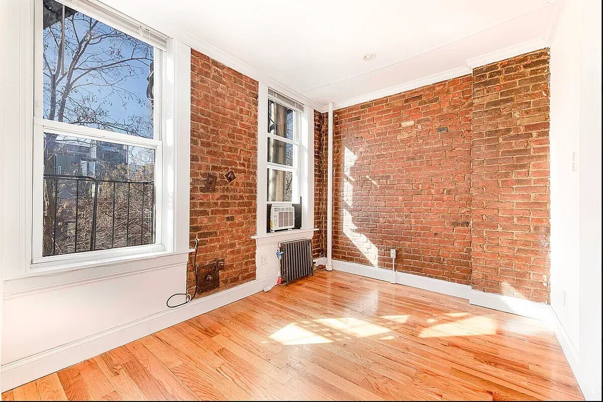 Building Photo - 86 E 3rd Street