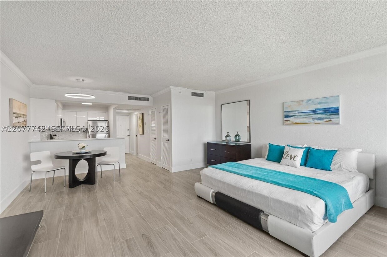 Building Photo - 2501 S Ocean Dr