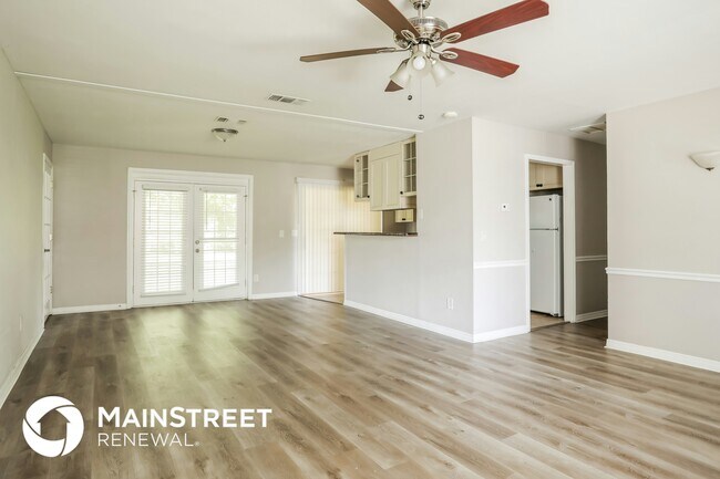 Foto del edificio - 2412 Stonehaven Ct W