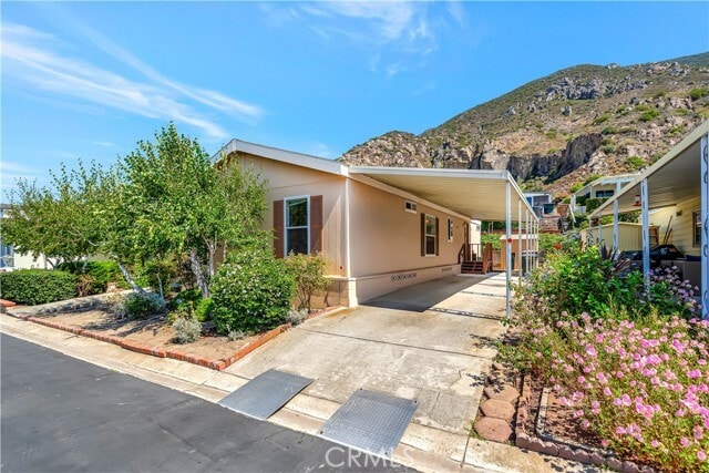 Foto del edificio - 24 Gitana Ave