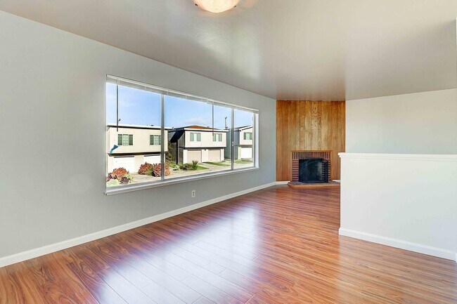 Building Photo - 173 Alta Vista Way