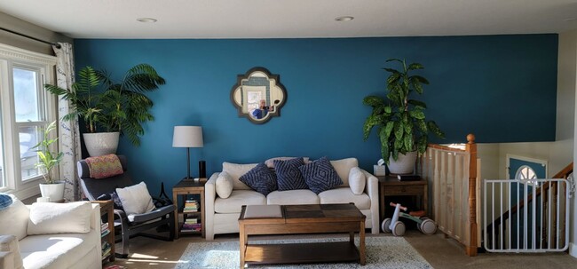 Foto del edificio - Shorewood 4 Bedroom 4 Car Garage