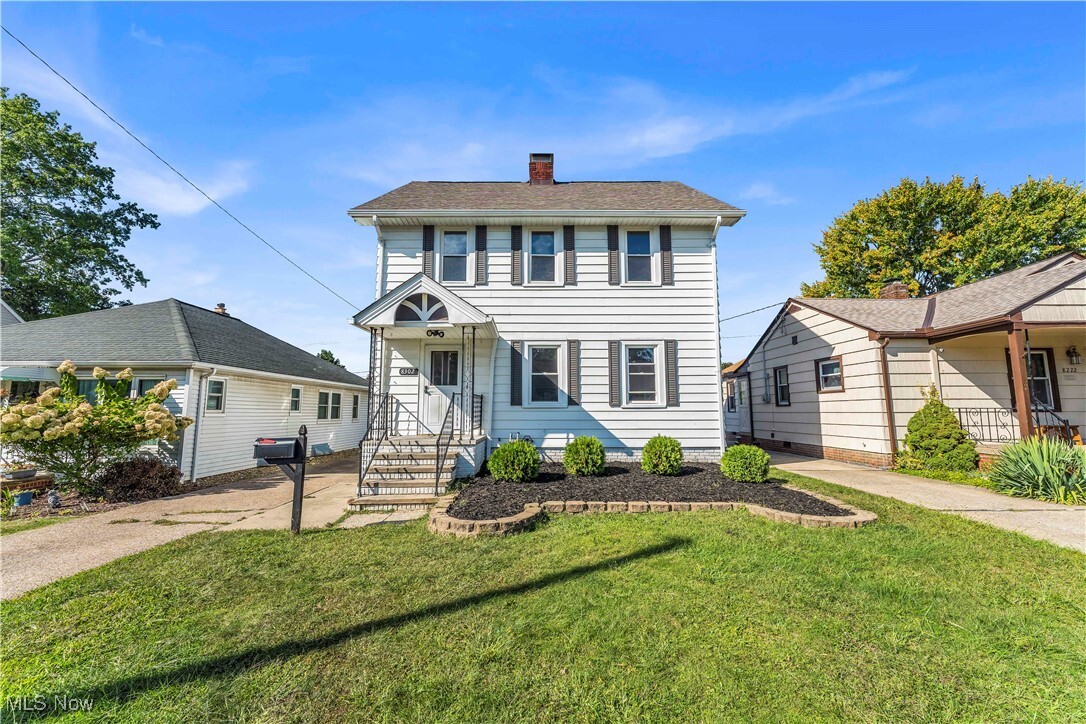 8302 Pinegrove Ave Parma, OH 44129 – photo 2
