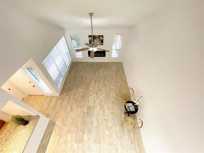 Building Photo - 13897 Hollowgreen Dr