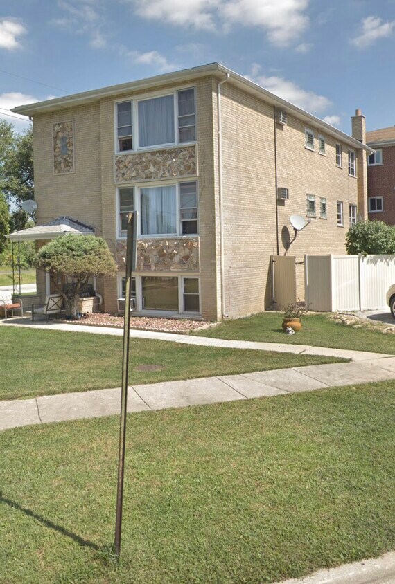 Foto principal - 10301 Marshall Ave