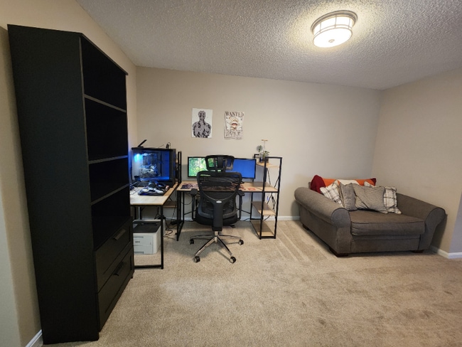 Building Photo - 10210 Bushman Dr