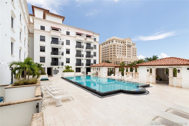 Foto del edificio - 2524 S Le Jeune Rd