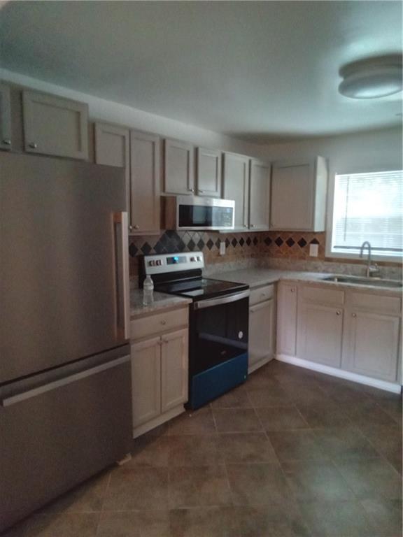 Building Photo - 2506 Eastwood Dr