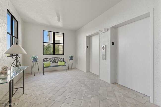 Foto del edificio - 7040 Pelican Bay Blvd