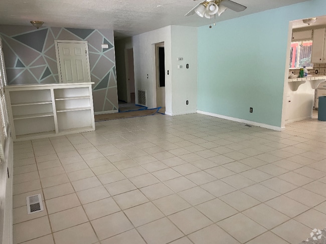 Building Photo - 175 Orrin Dr