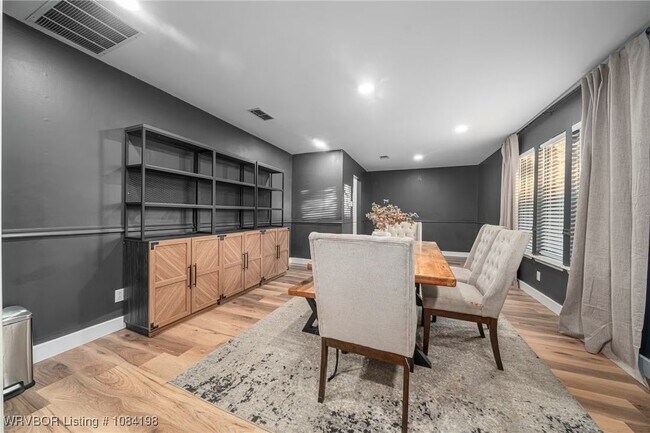 Building Photo - 3021 S 96th St