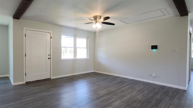 Building Photo - 3927 Emerald Dr