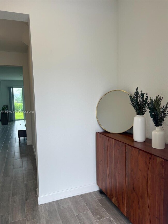 Foto del edificio - 4343 Hammock Grove Dr