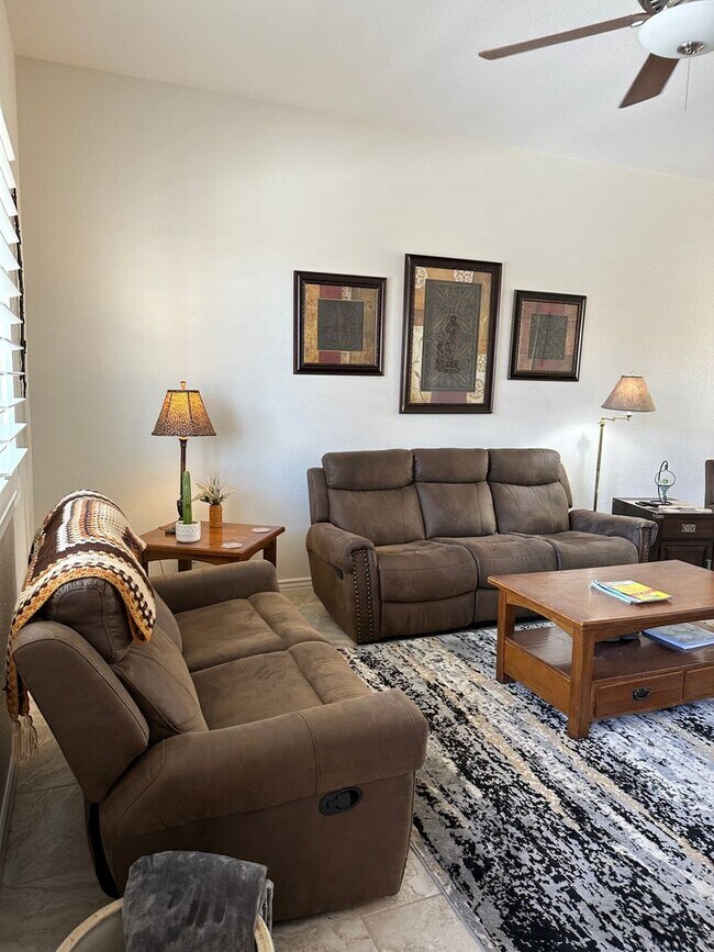 Foto del edificio - Summer short term furnished rental