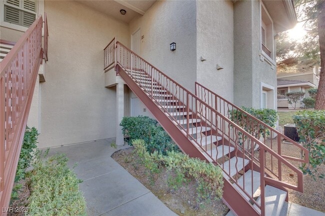 Building Photo - 1008 Domnus Ln