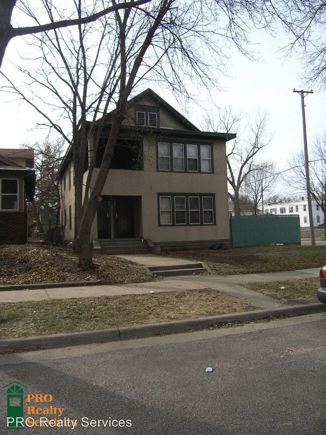 Building Photo - 927-927 Logan Ave N
