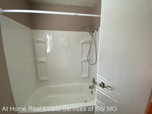 Building Photo - 3 br, 1.5 bath House - 1044 E Linwood Dr