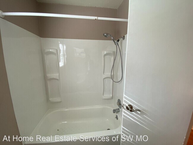 Foto del edificio - 3 br, 1.5 bath House - 1044 E Linwood Dr