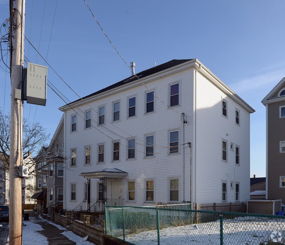Primary Photo - 136 Thompson St