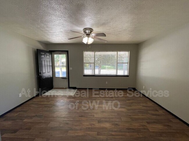 Foto del edificio - 2816 W Chicago St