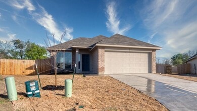 Building Photo - 507 Fallbrook Dr