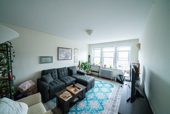 Building Photo - 43 Selkirk Rd