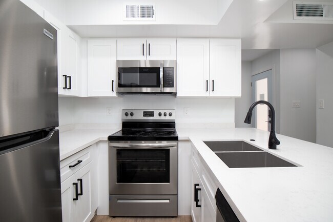 Building Photo - 4310 N 78th St