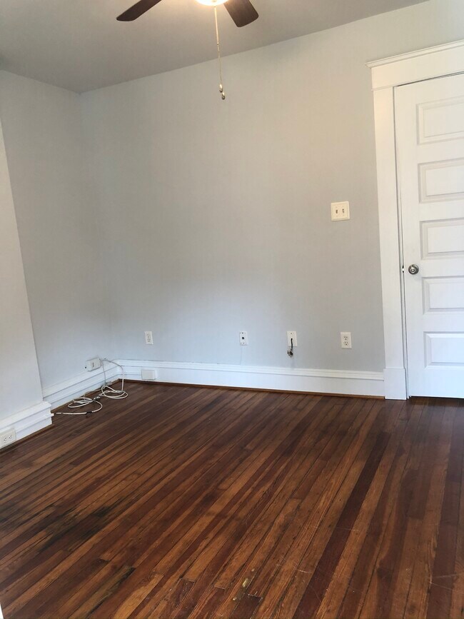 Building Photo - 2310 Parkwood Ave