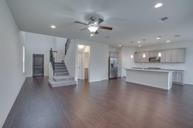 Building Photo - 14005 Hedera Dr