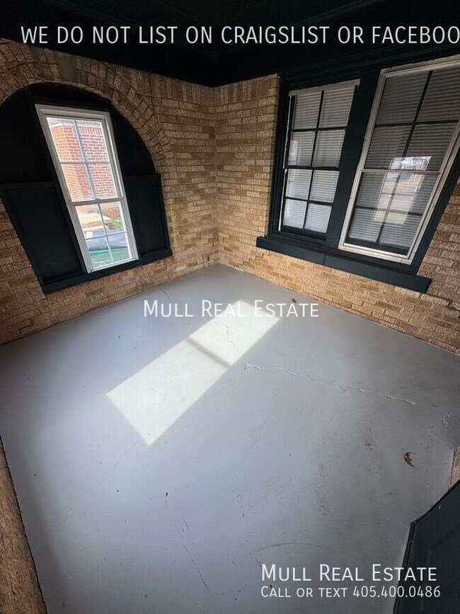 Foto del edificio - 825 NE 24th St