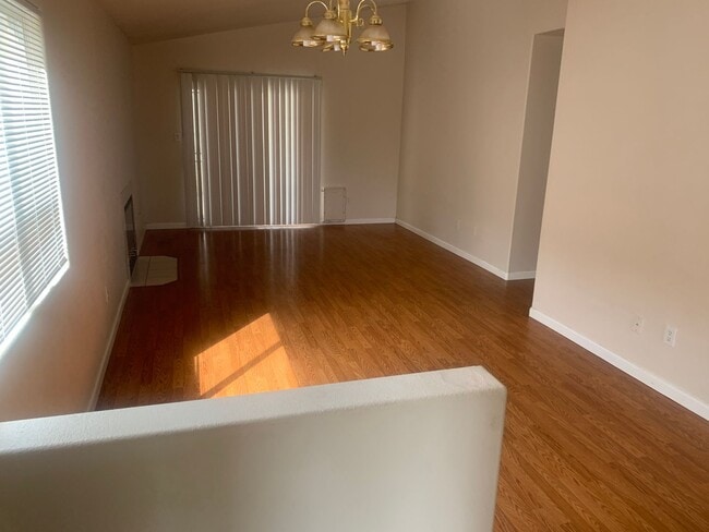 Building Photo - 8400 Persimmon Dr
