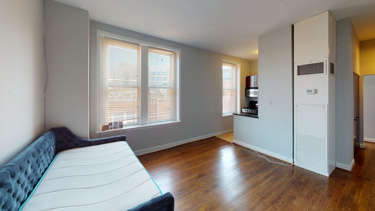Primary Photo - 333 2nd St NE