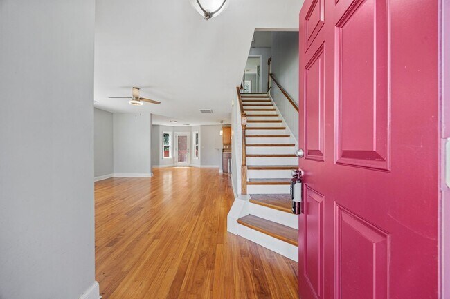 Foto del edificio - Beautiful 4-Bedroom, 3-Bath House