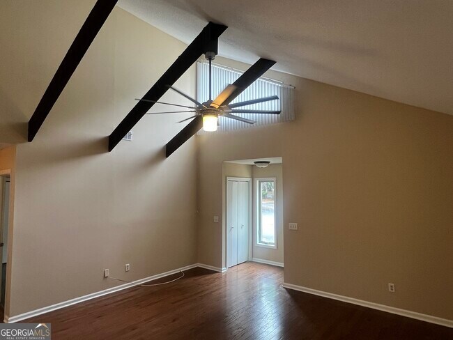 Building Photo - 312 Hummingbird Cir