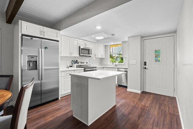 Foto del edificio - 784 E Michigan St