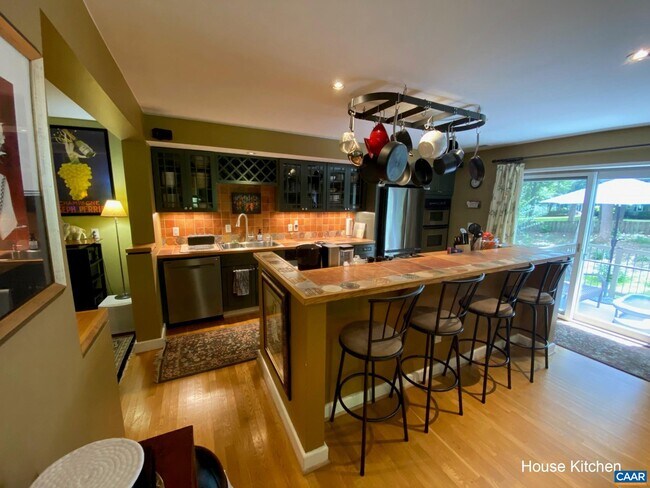 Foto del edificio - 2345 Earlysville Rd