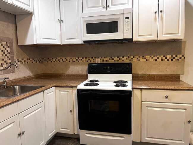 Kitchen - 1731 French St