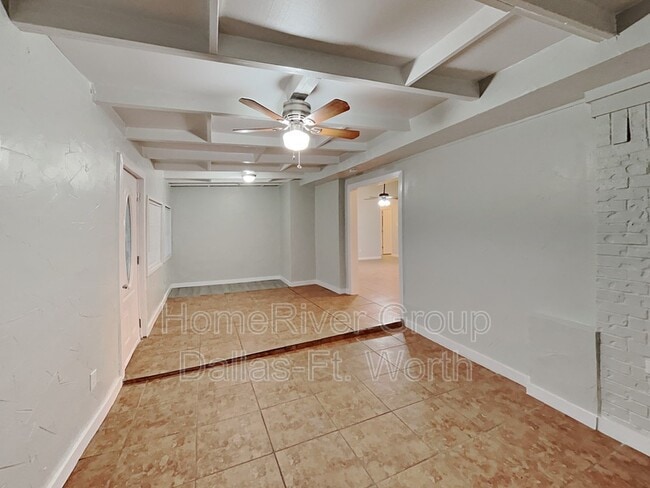 Building Photo - 5921 Sea Breeze Ln