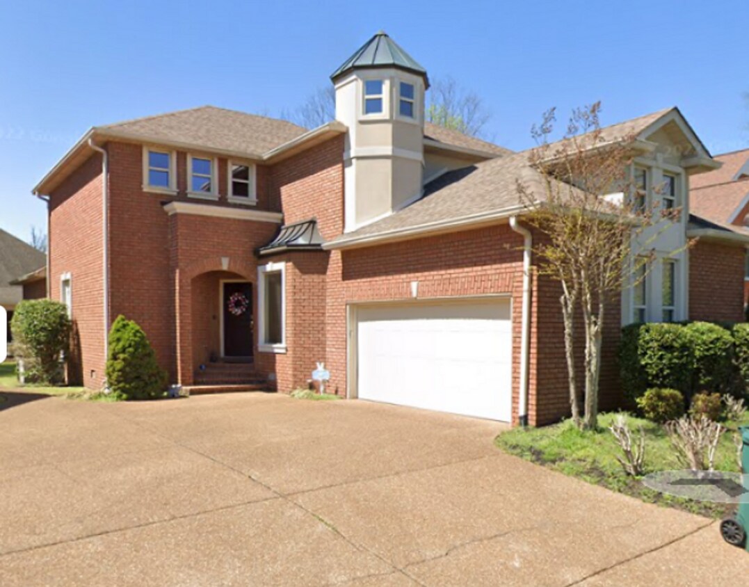 Primary Photo - Beautiful home in Fairways subdivision off...