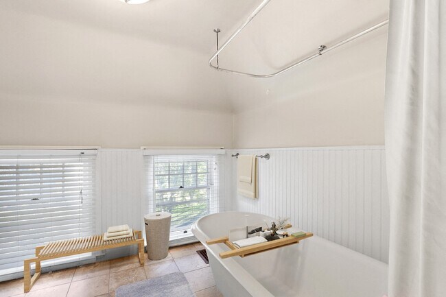 Foto del edificio - 1376 N Williams St
