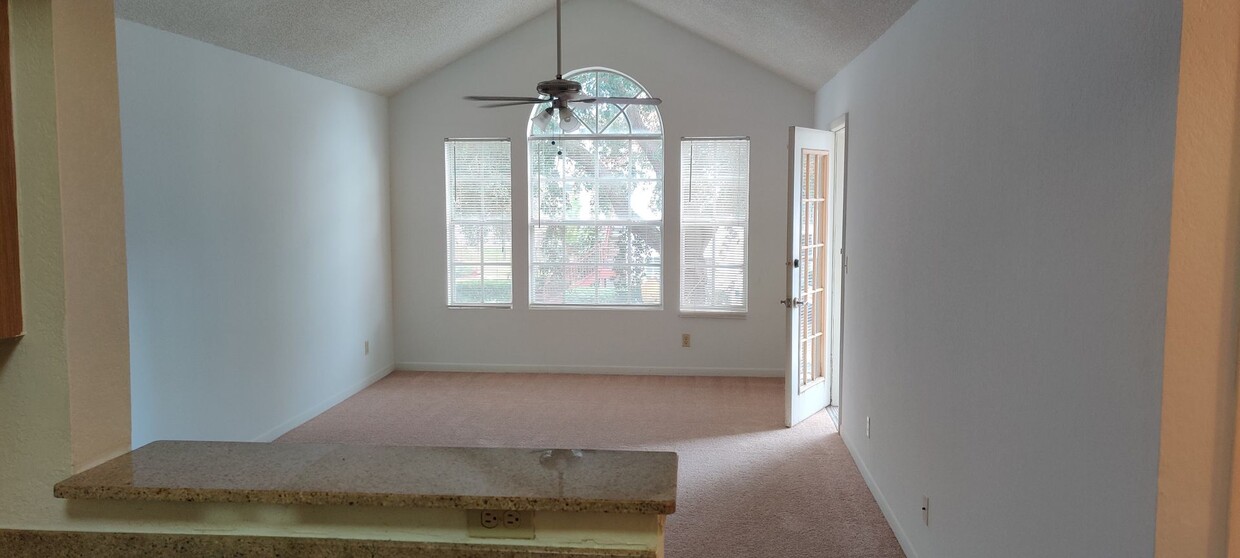 Primary Photo - Lexington Place - 1325