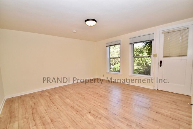 Foto del edificio - 614 Spring St