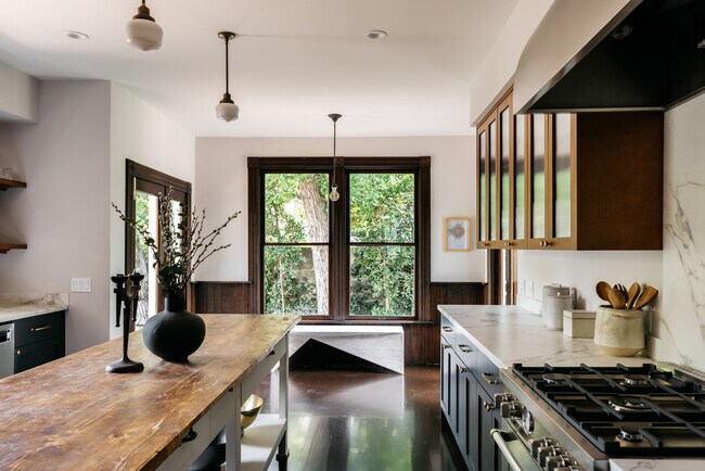 Foto del edificio - 1032 W Edgeware Rd
