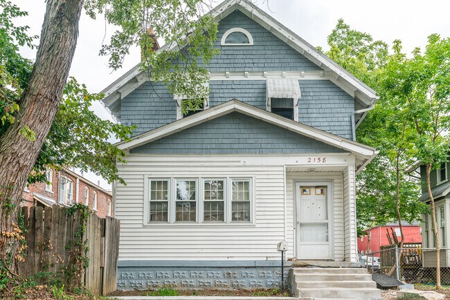 EXTERIOR - DELANTERO - 2158 Indiana Ave