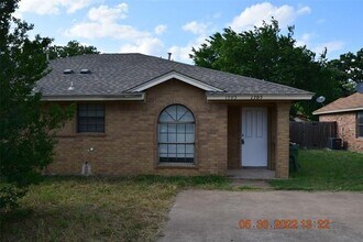 Building Photo - 1705 Patricia St