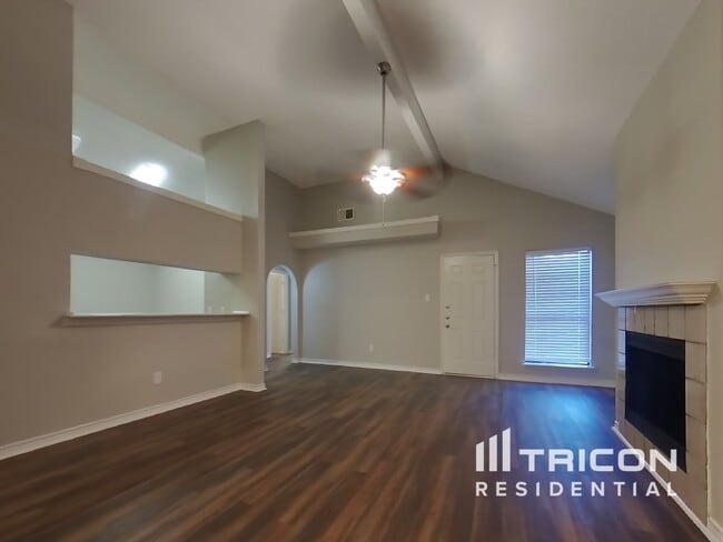 Foto del edificio - 4704 Wineberry Dr