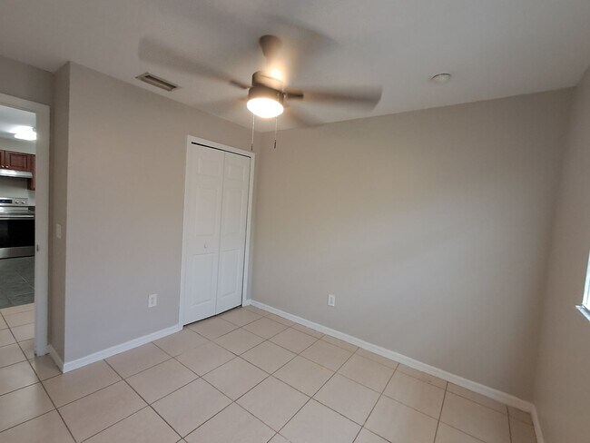 Foto del edificio - 3/2 Duplex in Lehigh $500.00 OFF FIRST MONTH!!!!