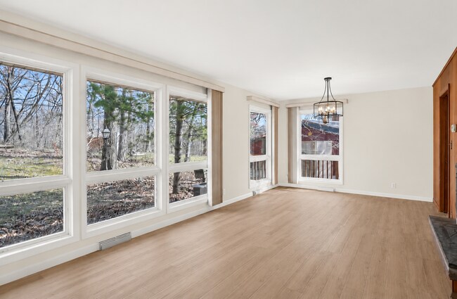 Foto del edificio - 2512 Timber Dr